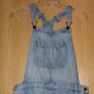 lightwash overall shorts